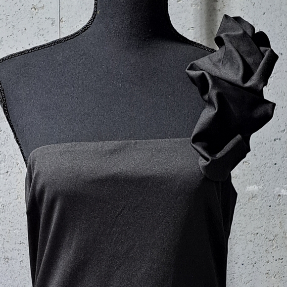 #074 Sz M MICAS * Flower Ruffle Black Dress with Black Accents - Micas - Picture 9 of 11